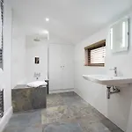 New 2 Bedroom At Waterhead Range By Letmestay