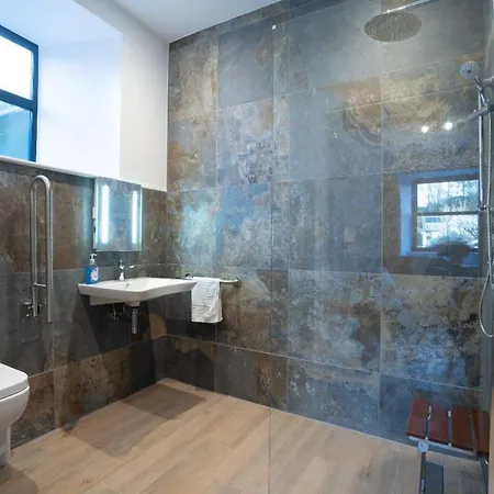 Casa de Férias New 2 Bedroom At Waterhead Range By Letmestay Ambleside