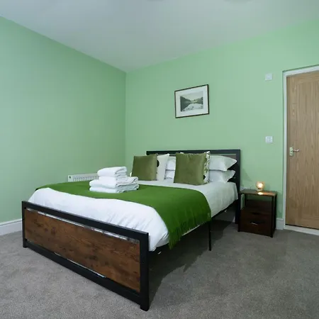 Dom wakacyjny New 2 Bedroom At Waterhead Range By Letmestay *