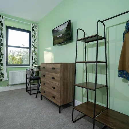 New 2 Bedroom At Waterhead Range By Letmestay Nyaraló